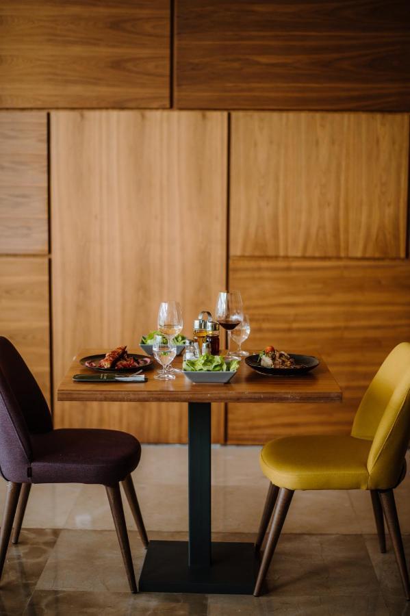 Hotel Nais Ниш Екстер'єр фото
